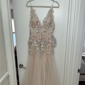 Beautiful pastel Mac Duggal  prom dress never worn with tags attached